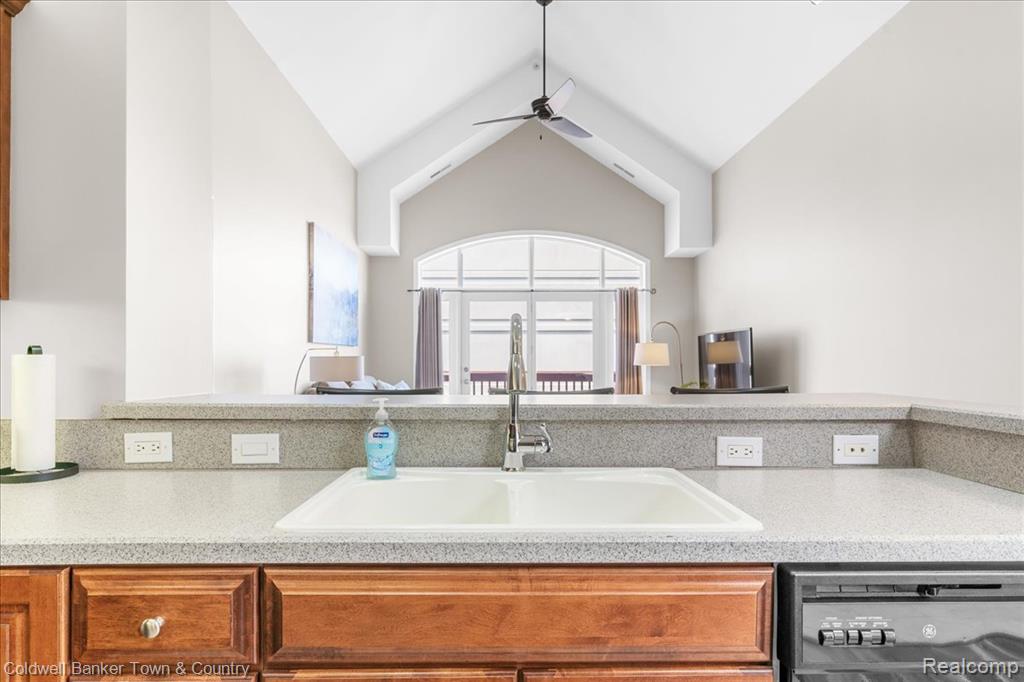 220 Mac Avenue, 411, East Lansing, MI 48823 — Photo 9