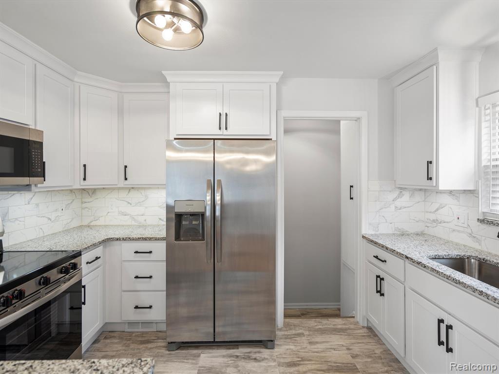 9120 SARASOTA, Redford, MI 48239 — Photo 11