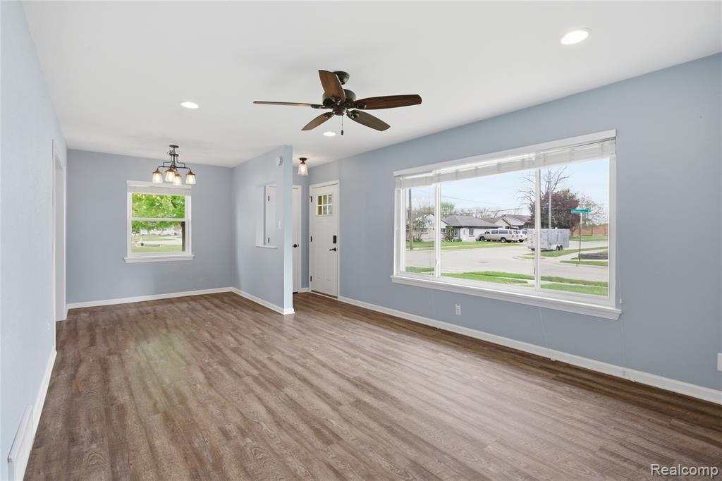 1271 E Barrett Avenue, Madison Heights, MI 48071 — Photo 5