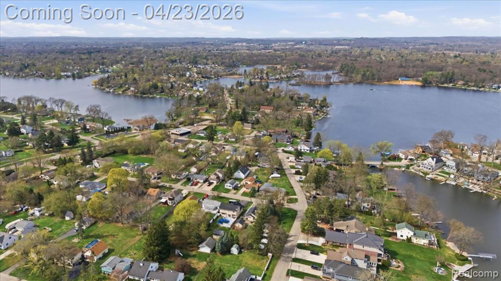 4008 Woodmere Drive, Waterford, MI 48329 — Photo 31