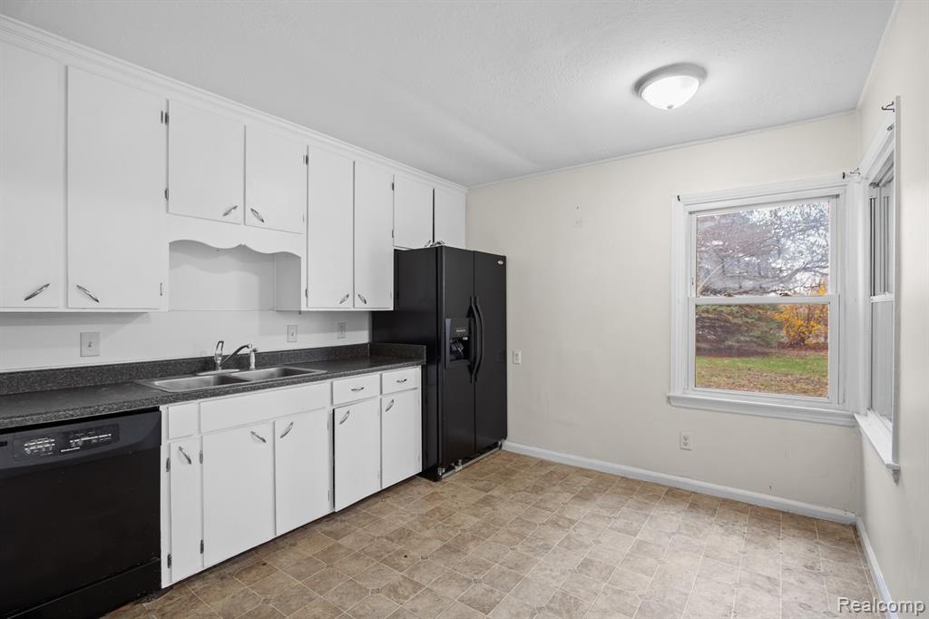 2048 Richards Street, Adrian, MI 49221 — Photo 11