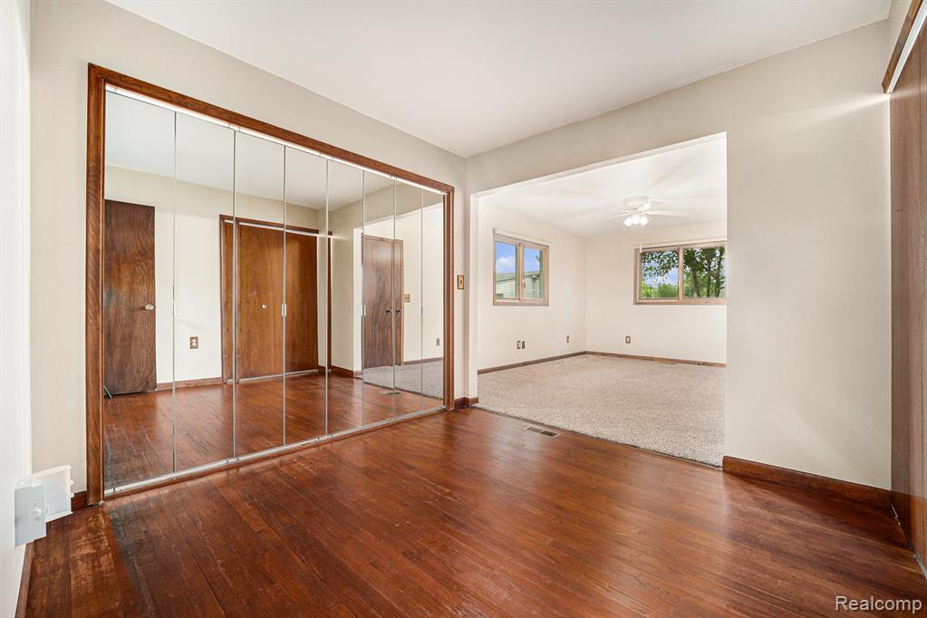 8231 Doncaster Drive, Sterling Heights, MI 48312 — Photo 21