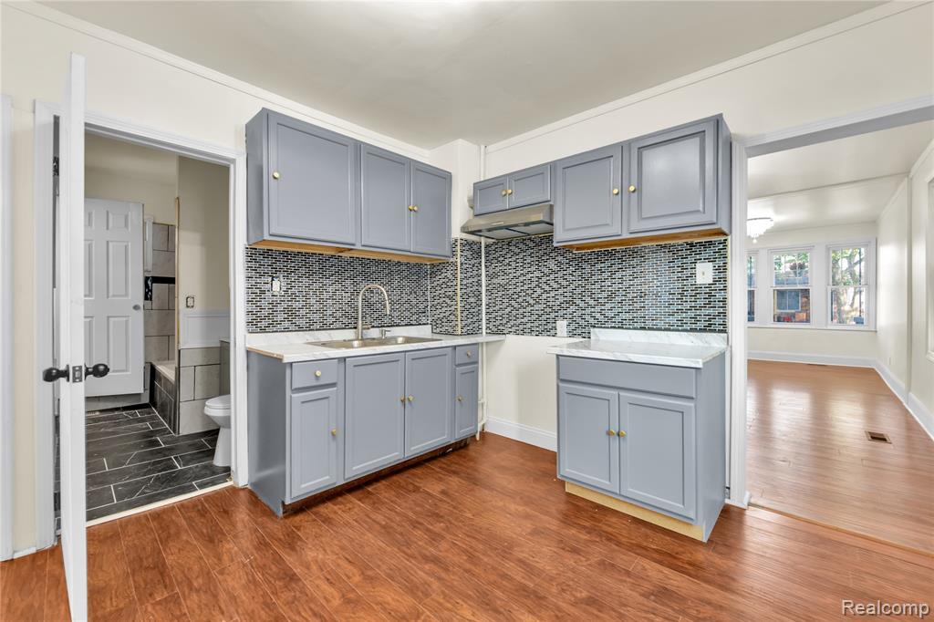 5045 Sobieski Street, Detroit, MI 48212 — Photo 13