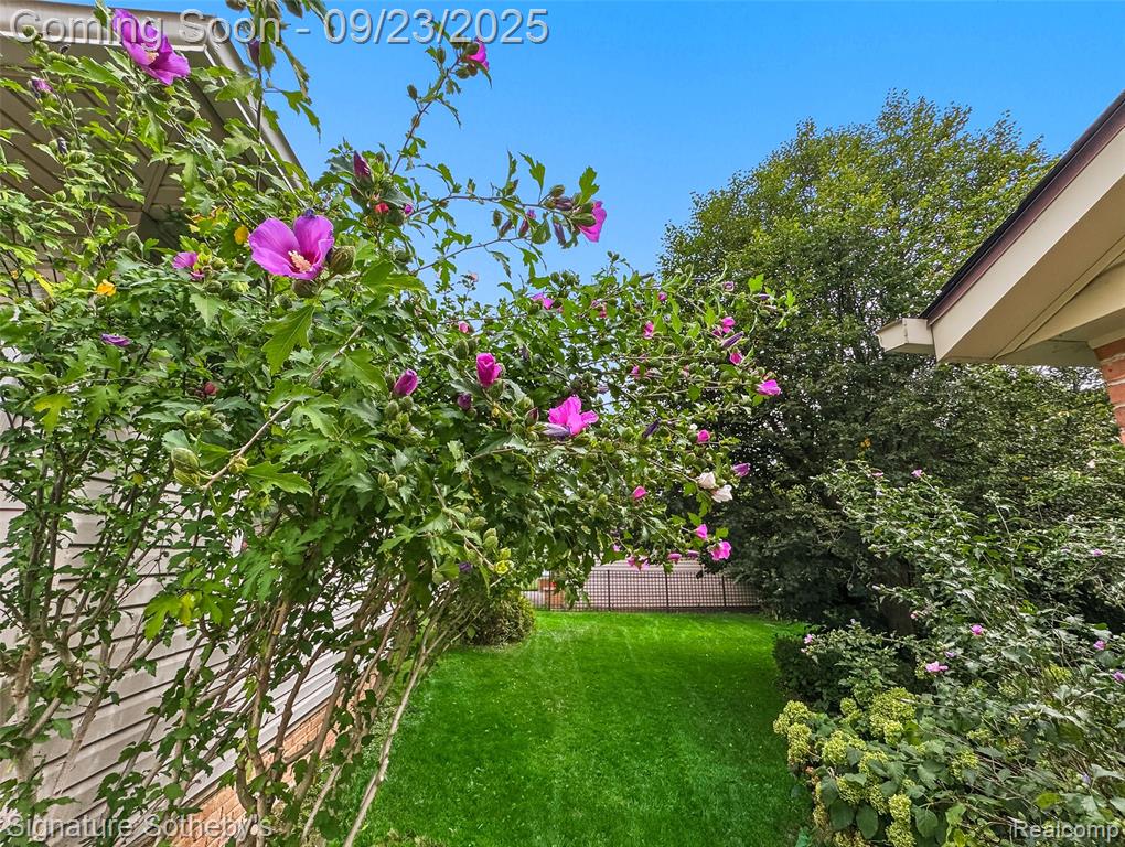 16207 Wetherby Street, Beverly Hills, MI 48025 — Photo 23