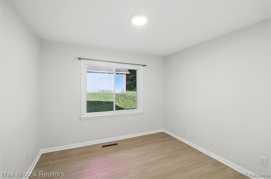 5561 Delmas Road, Clarkston, MI 48348 — Photo 22
