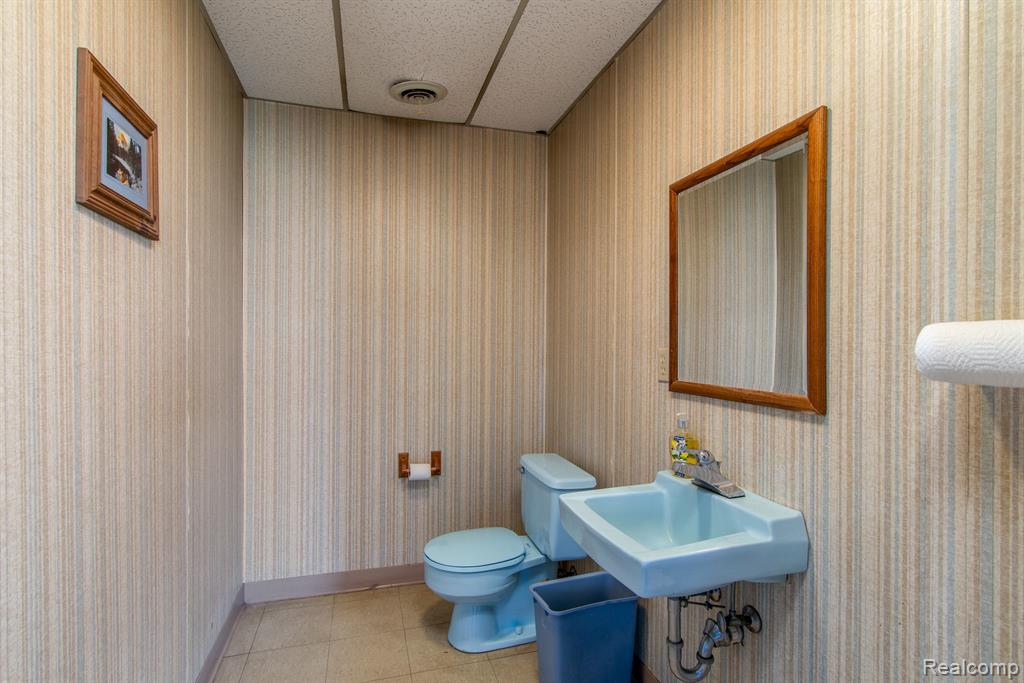 5087 N MICHIGAN Road, Saginaw, MI 48604 — Photo 13