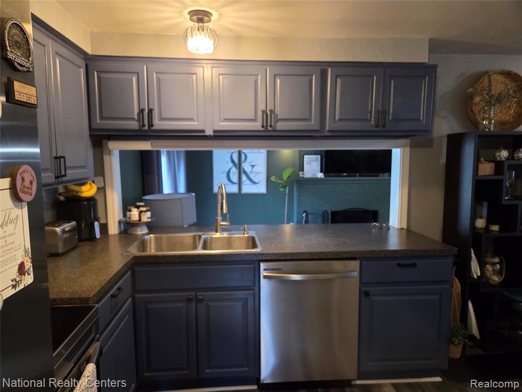 39568 Cather Street, Canton, MI 48187 — Photo 7