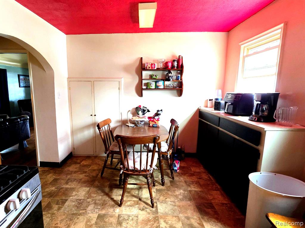 6871 WINTHROP Street, Detroit, MI 48228 — Photo 18