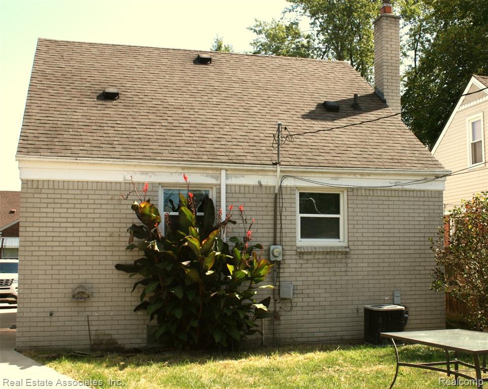4220 Howard Street, Lincoln Park, MI 48146 — Photo 15