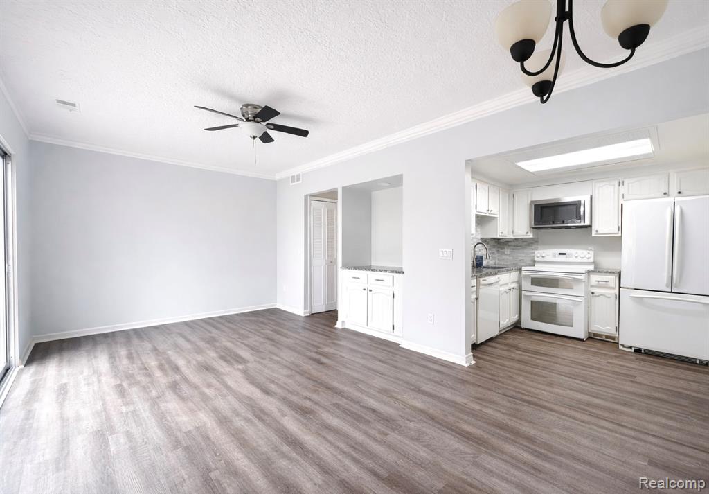 19585 Mariner Court, Northville, MI, 48167