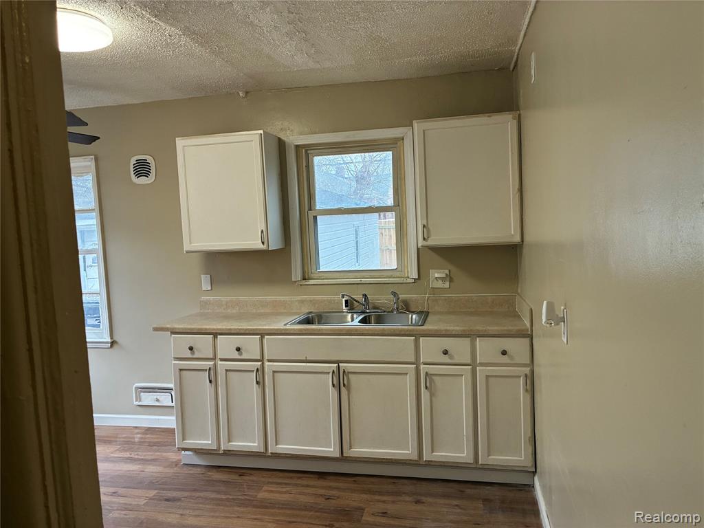 19352 Evergreen Road, Detroit, MI 48219 — Photo 26