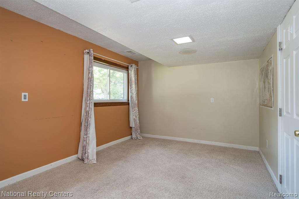 8308 Orhan Street, Canton, MI 48187 — Photo 20