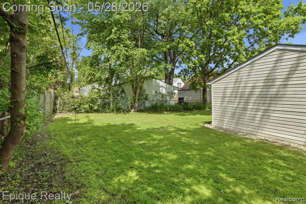 20506 Lancaster Street, Harper Woods, MI 48225 — Photo 25