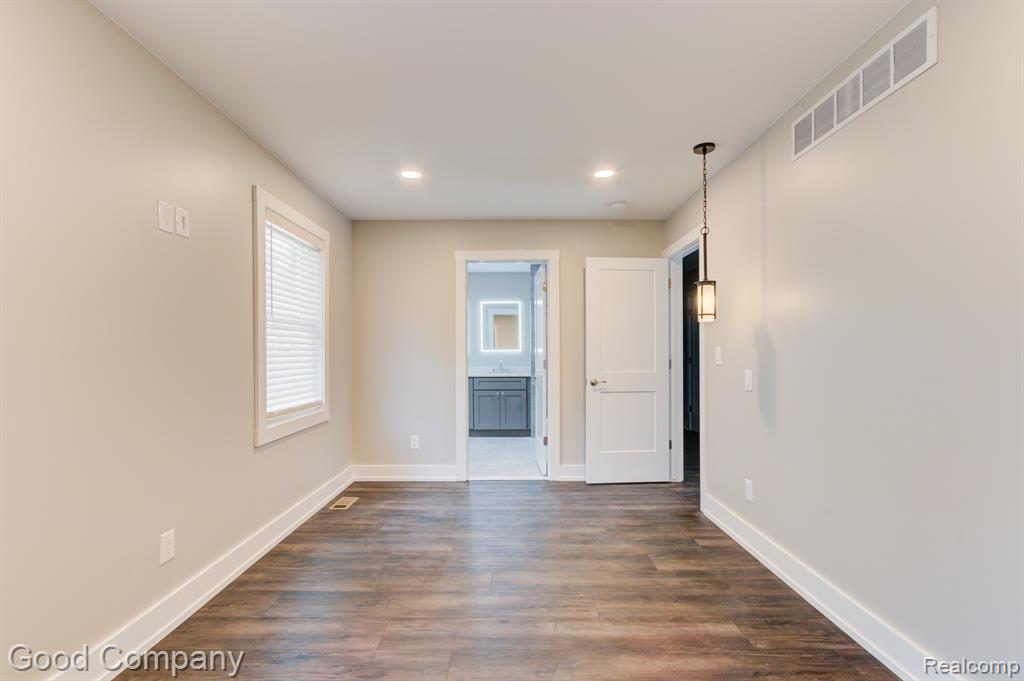 530 W HAZELHURST Street, Ferndale, MI 48220 — Photo 34
