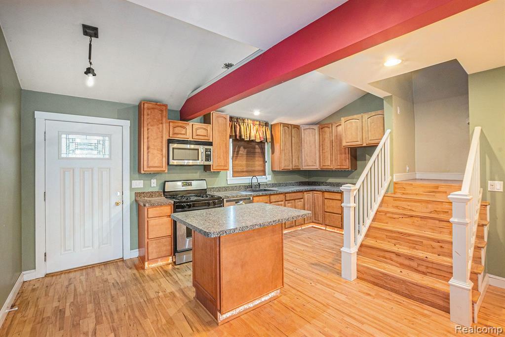 1296 LAKEVIEW Drive, Tipton, MI 49287 — Photo 3