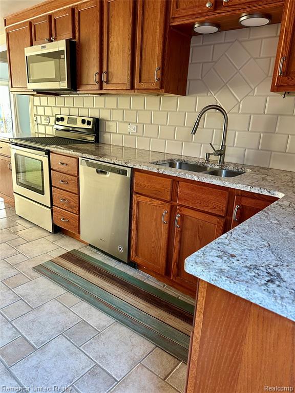 12237 Dalhart Drive, Fenton, MI 48430 — Photo 7