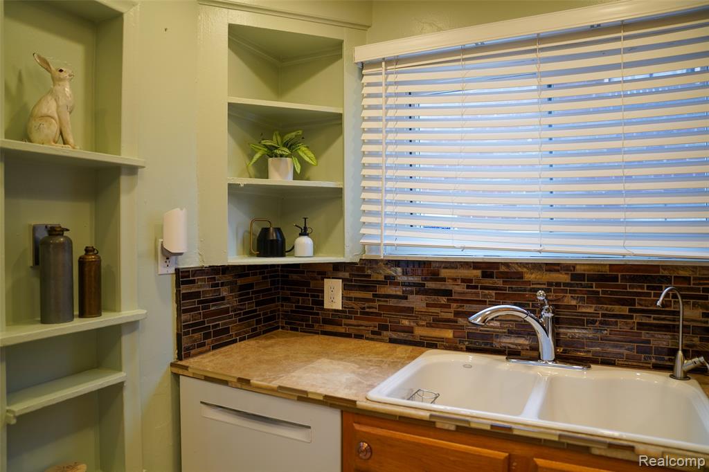 5306 Somerset Avenue, Detroit, MI 48224 — Photo 34
