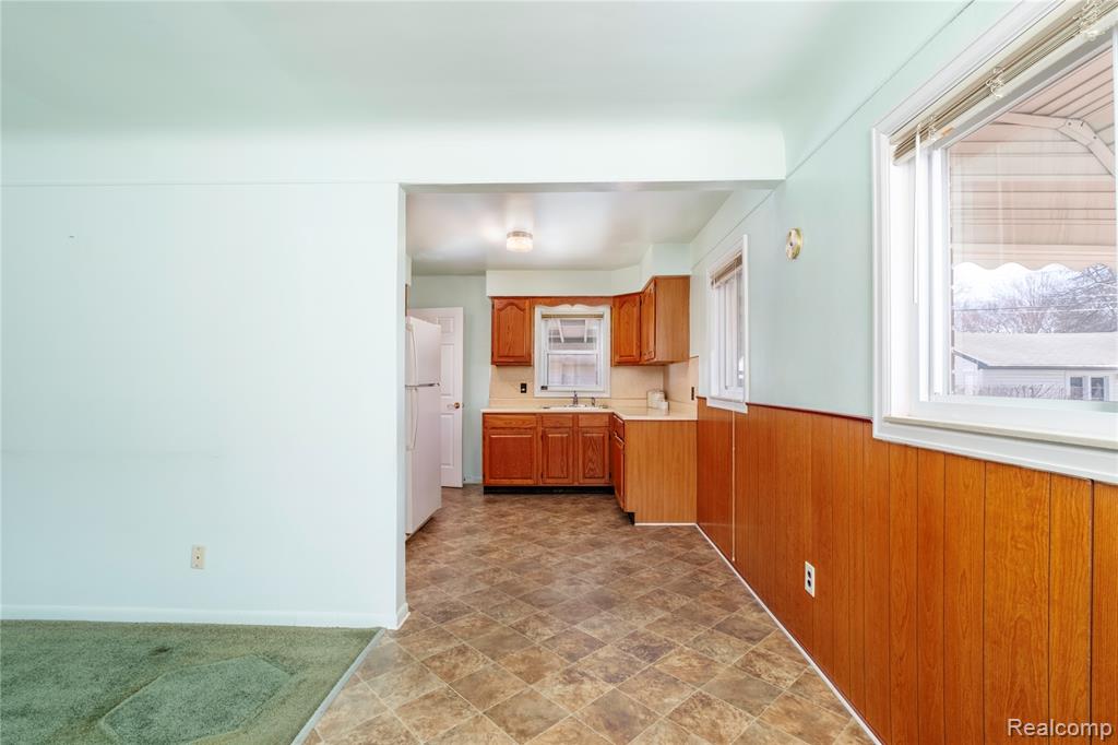 9042 Harrison Street, Livonia, MI 48150 — Photo 13