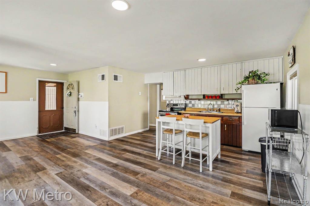 657 Dunleavy Drive, Highland, MI 48356 — Photo 6