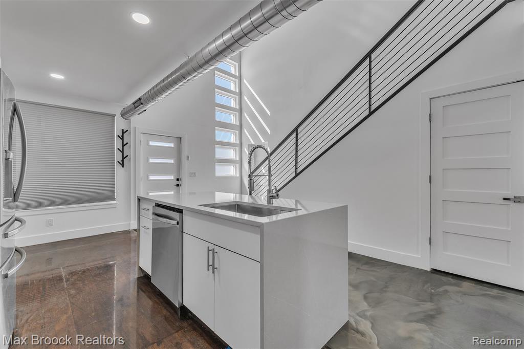51 E Shevlin Avenue, Hazel Park, MI 48030 — Photo 12