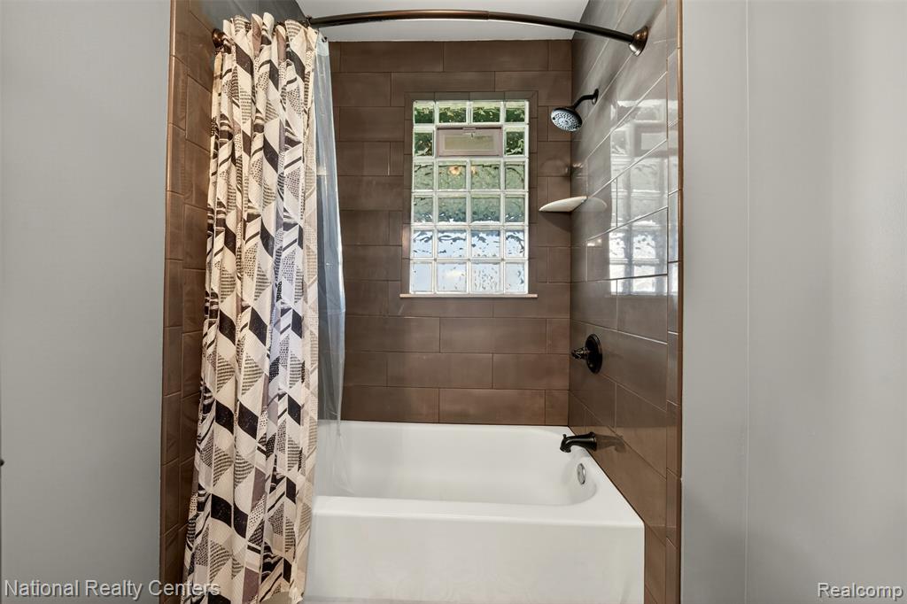 700 Taylor Street, Detroit, MI 48202 — Photo 38