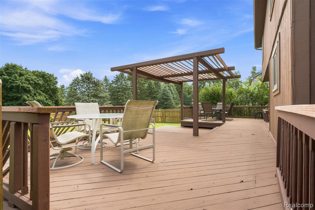 10780 Oxbow Lakeshore Drive, White Lake, MI — Photo 35