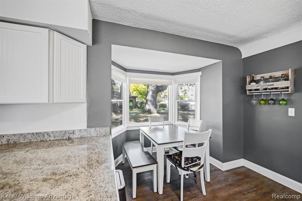 671 E Crest Lane, South Lyon, MI 48178 — Photo 17