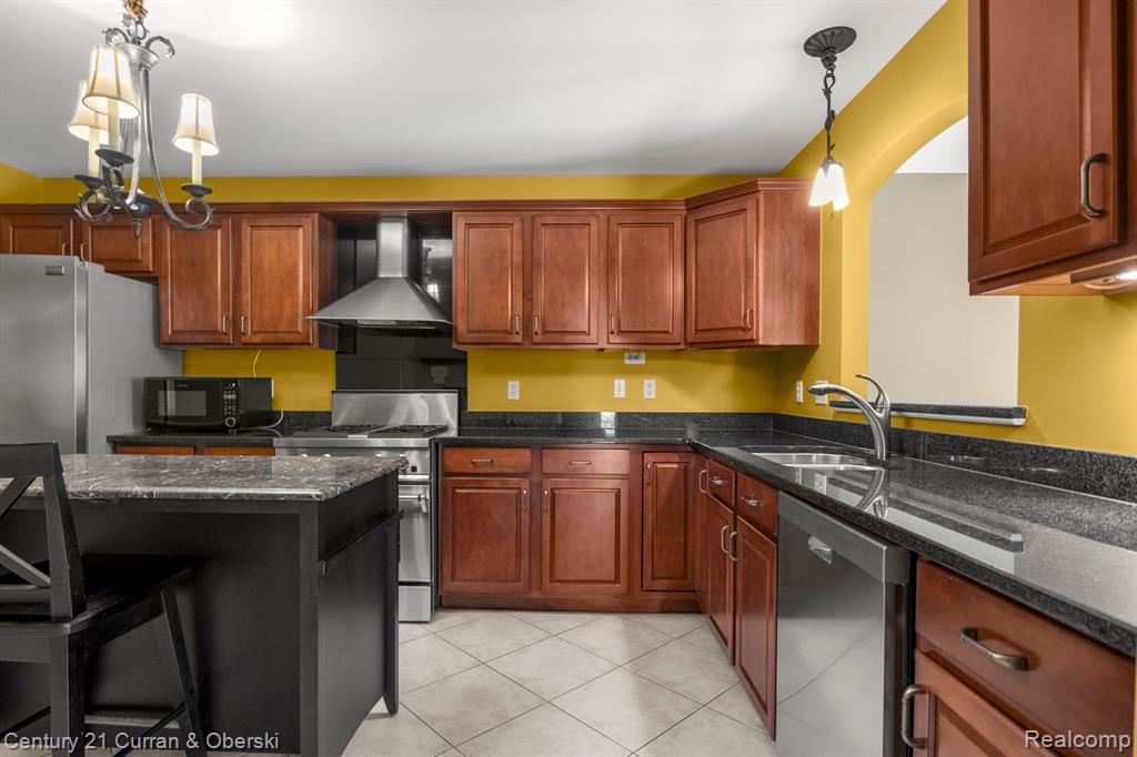 44650 HEATHER Lane, Canton, MI 48187 — Photo 17