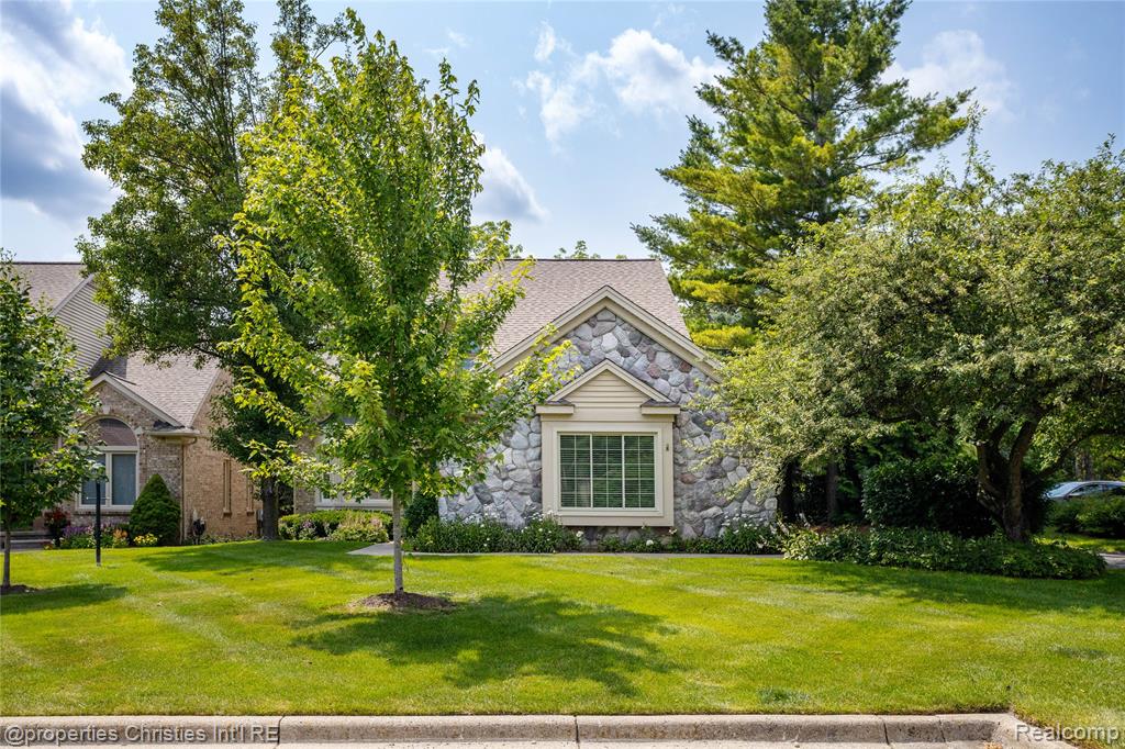 45330 Stonehedge Drive, 2, Plymouth, MI 48170 — Photo 2