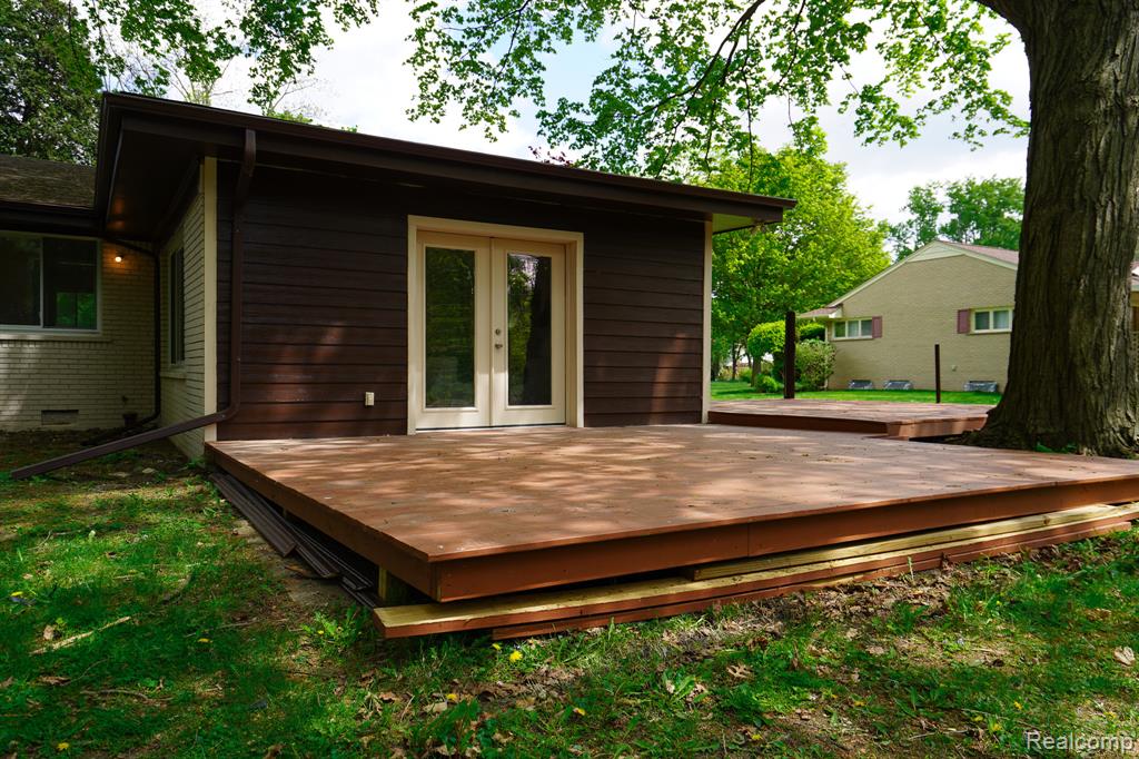 19041 Bungalow Drive, Lathrup Village, MI 48076 — Photo 7