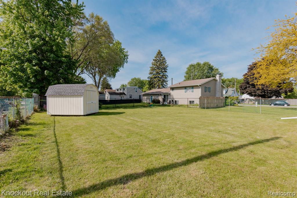 8368 MAIN Street, Birch Run, MI 48415 — Photo 9
