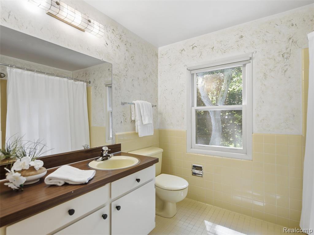 4367 Yorktown Drive, West Bloomfield, MI 48323 — Photo 38