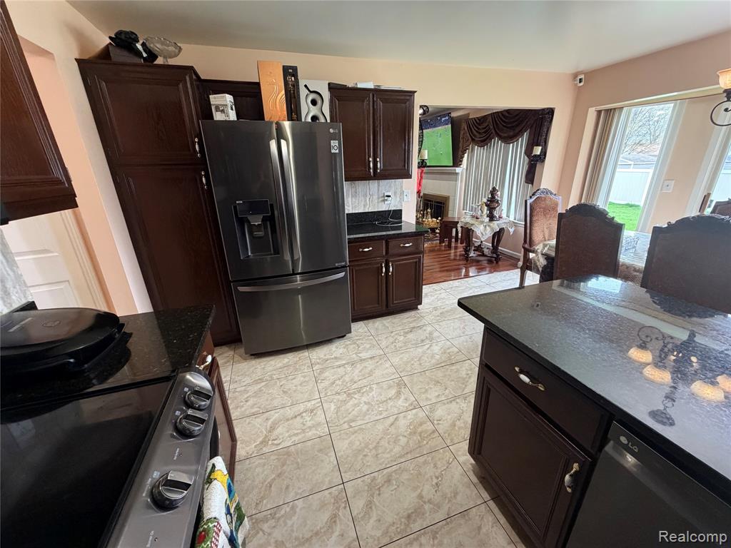 6153 Bianca Court, Sterling Heights, MI 48314 — Photo 11