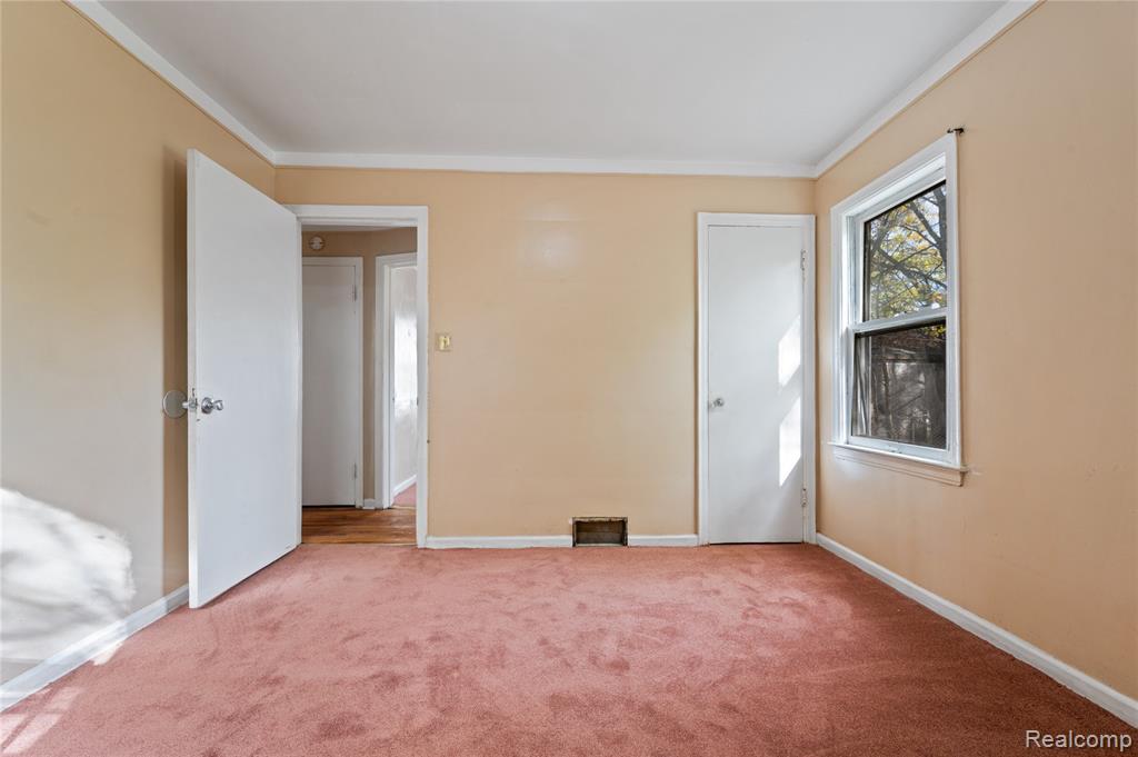 8674 Pierson Street, Detroit, MI 48228 — Photo 21