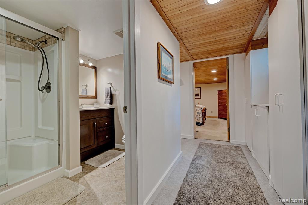 4030 ROLLINS Avenue, Waterford, MI 48329 — Photo 30