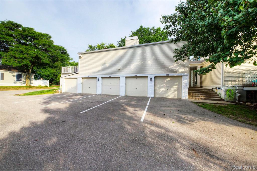 20832 E Glen Haven Circle, Northville, MI 48167 — Photo 3