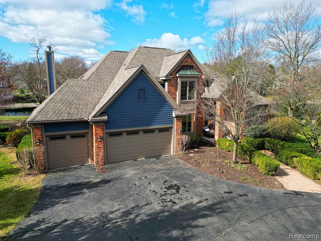 5470 HURON HILLS Drive, Commerce Twp, MI 48382 — Photo 2