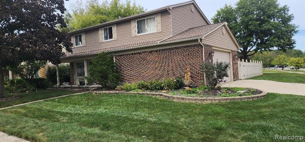210 N PRINCESS Drive W, Canton, MI 48188 — Photo 2