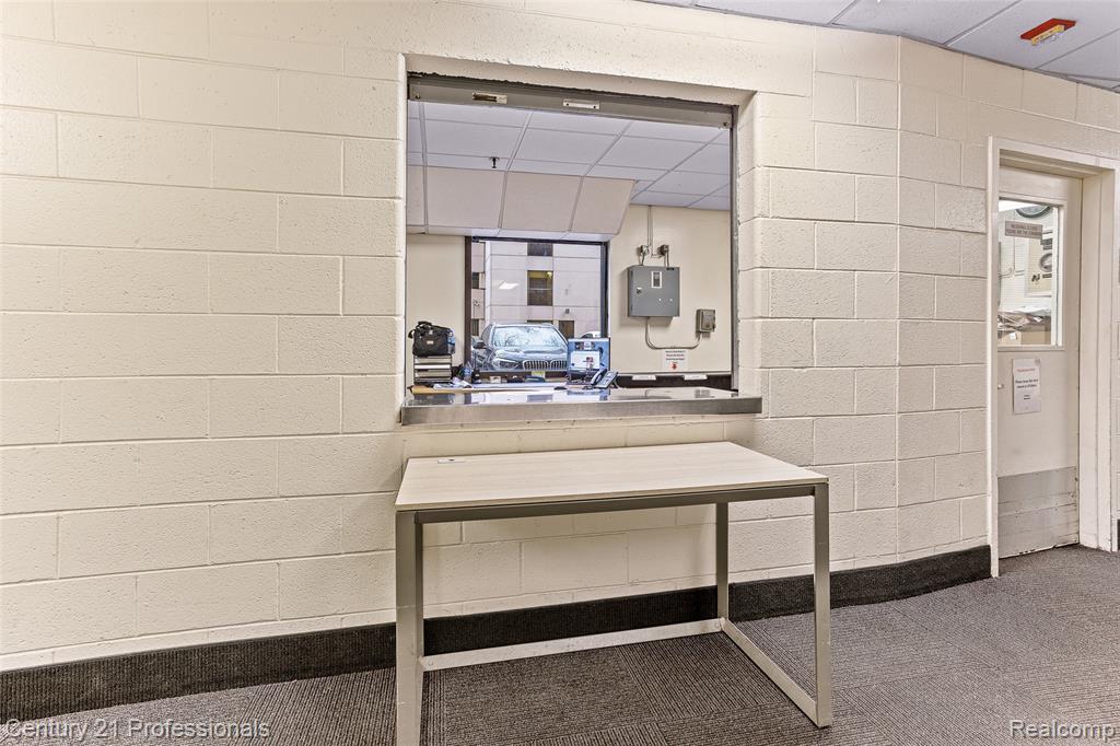 5000 Town Center, 1704, Southfield, MI 48075 — Photo 43