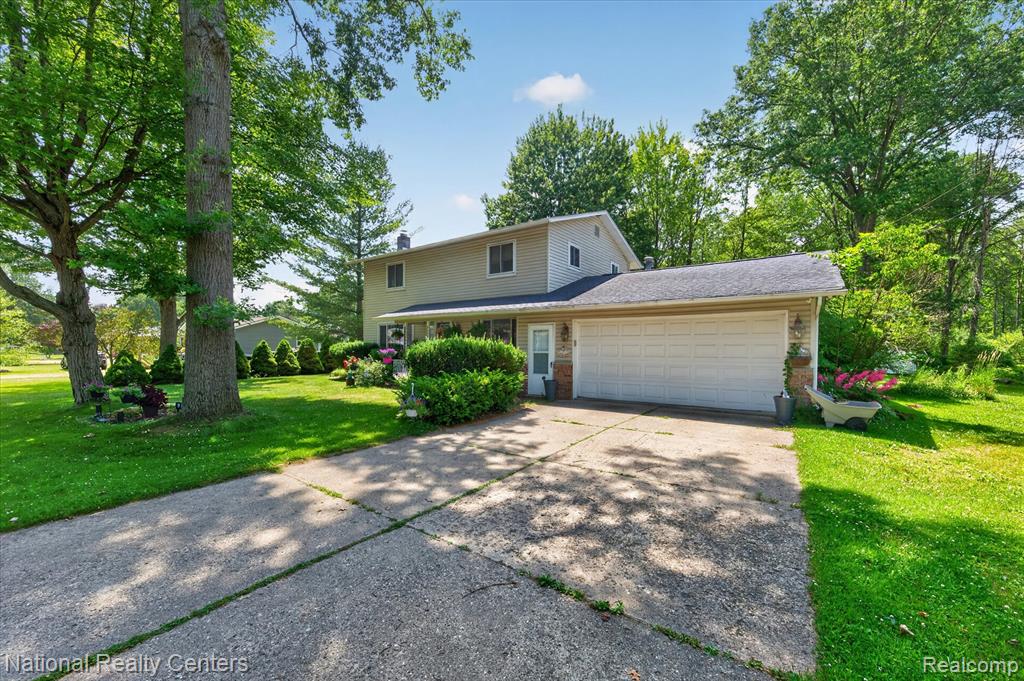 9472 Lakepointe Boulevard, Clay, MI 48001 — front exterior