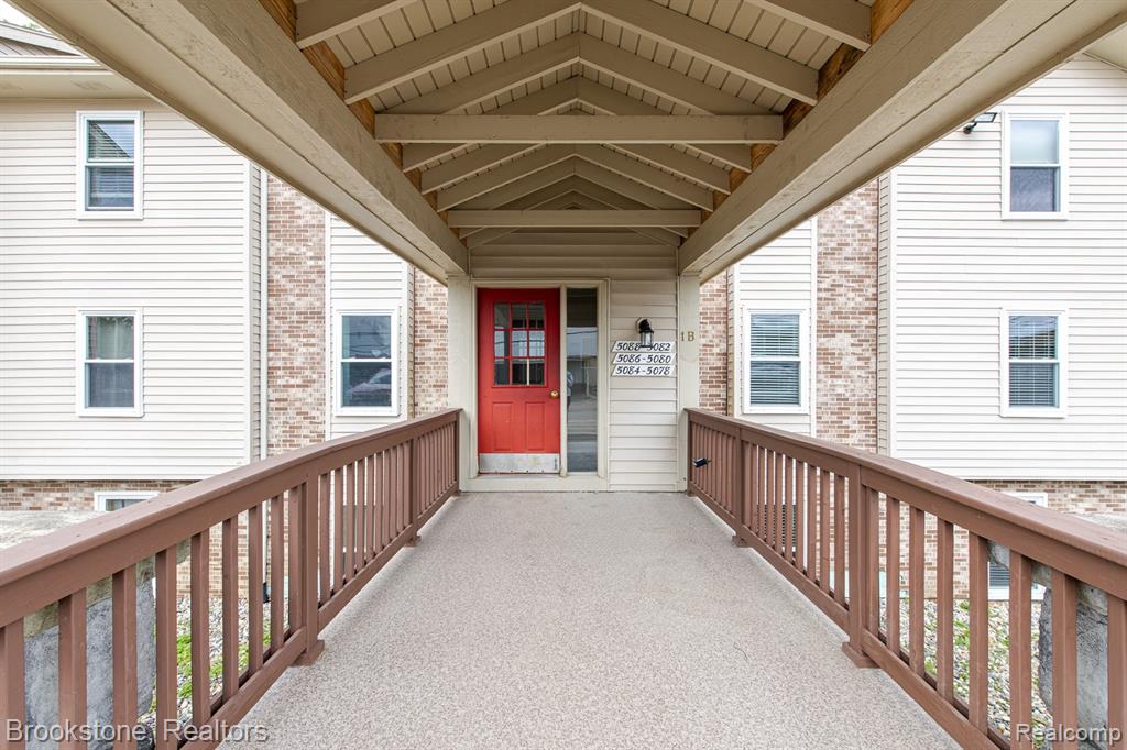 5078 Harbor Oak Drive, 40, Waterford, MI 48329 — Photo 3