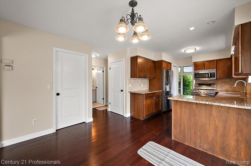 43587 Petrucci Drive, Clinton Twp, MI 48038 — Photo 14