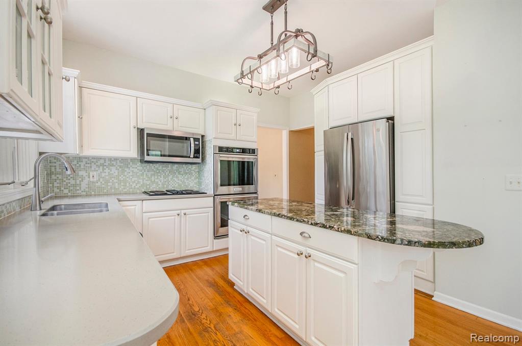 5401 Lone Pine Court, Brighton, MI 48116 — Photo 8