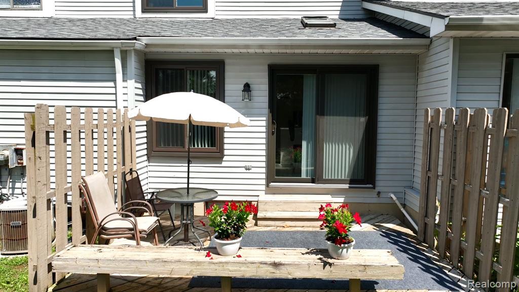 1844 N Pontiac Trail, Walled Lake, MI 48390 — Photo 30