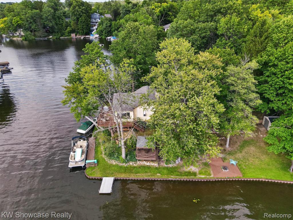 11438 RIVERBANK Lane, Pinckney, MI 48169 — Photo 41