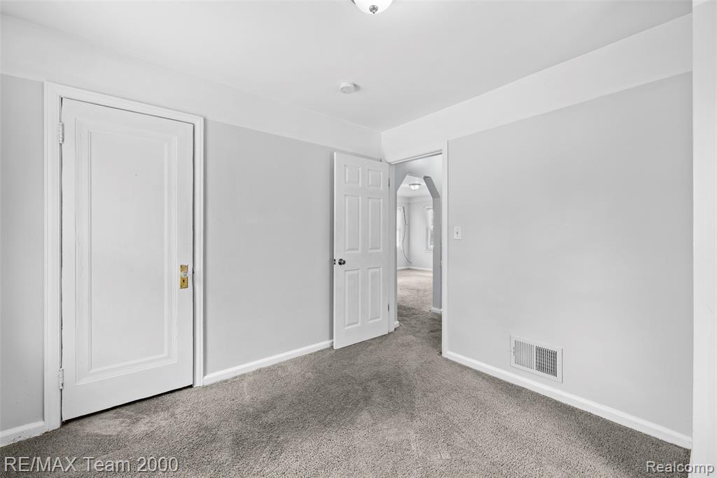 6244 Kendal Street, Dearborn, MI 48126 — Photo 12