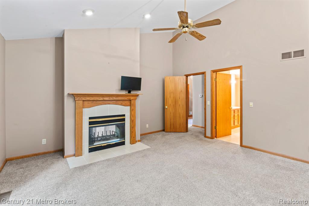 751 River Edge Court, Flushing, MI 48433 — Photo 12
