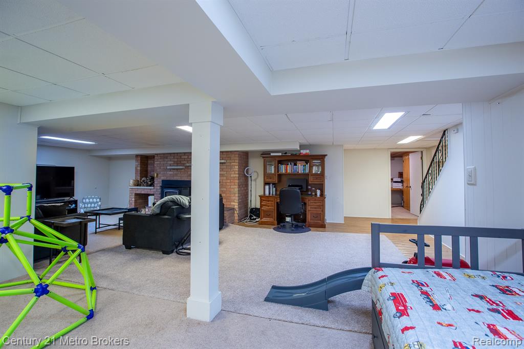 9270 Hidden Valley Court, Grand Blanc, MI 48439 — Photo 47