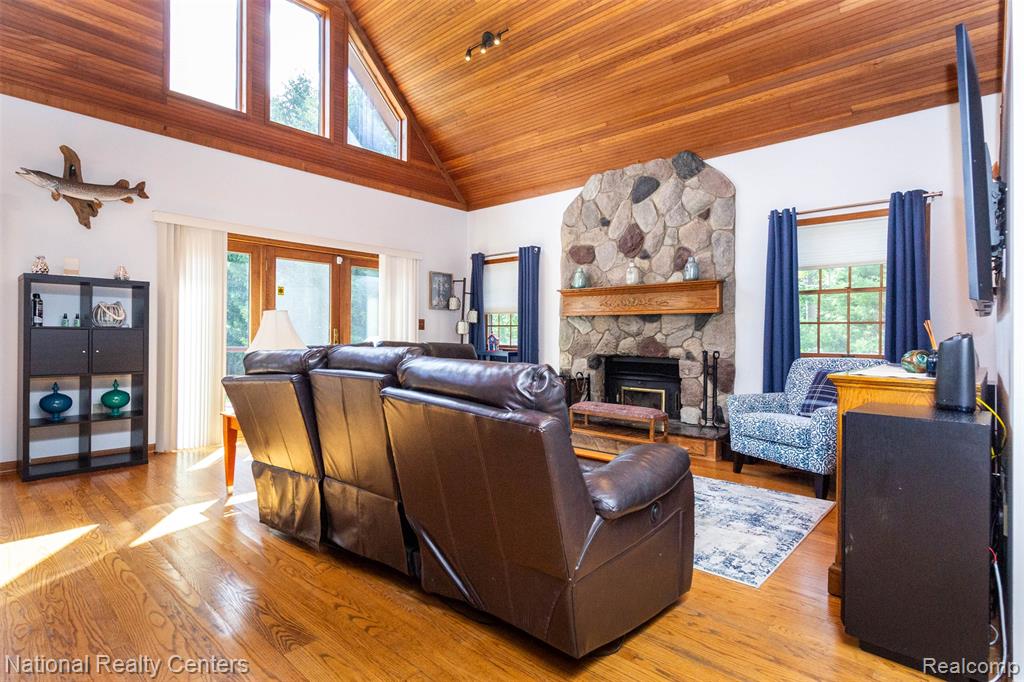 8706 Buckland Drive, South Lyon, MI 48178 — Photo 10