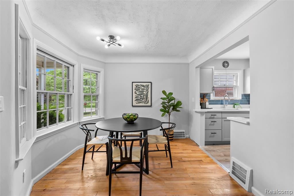 414 Aqua Court, Royal Oak, MI 48073 — Photo 9